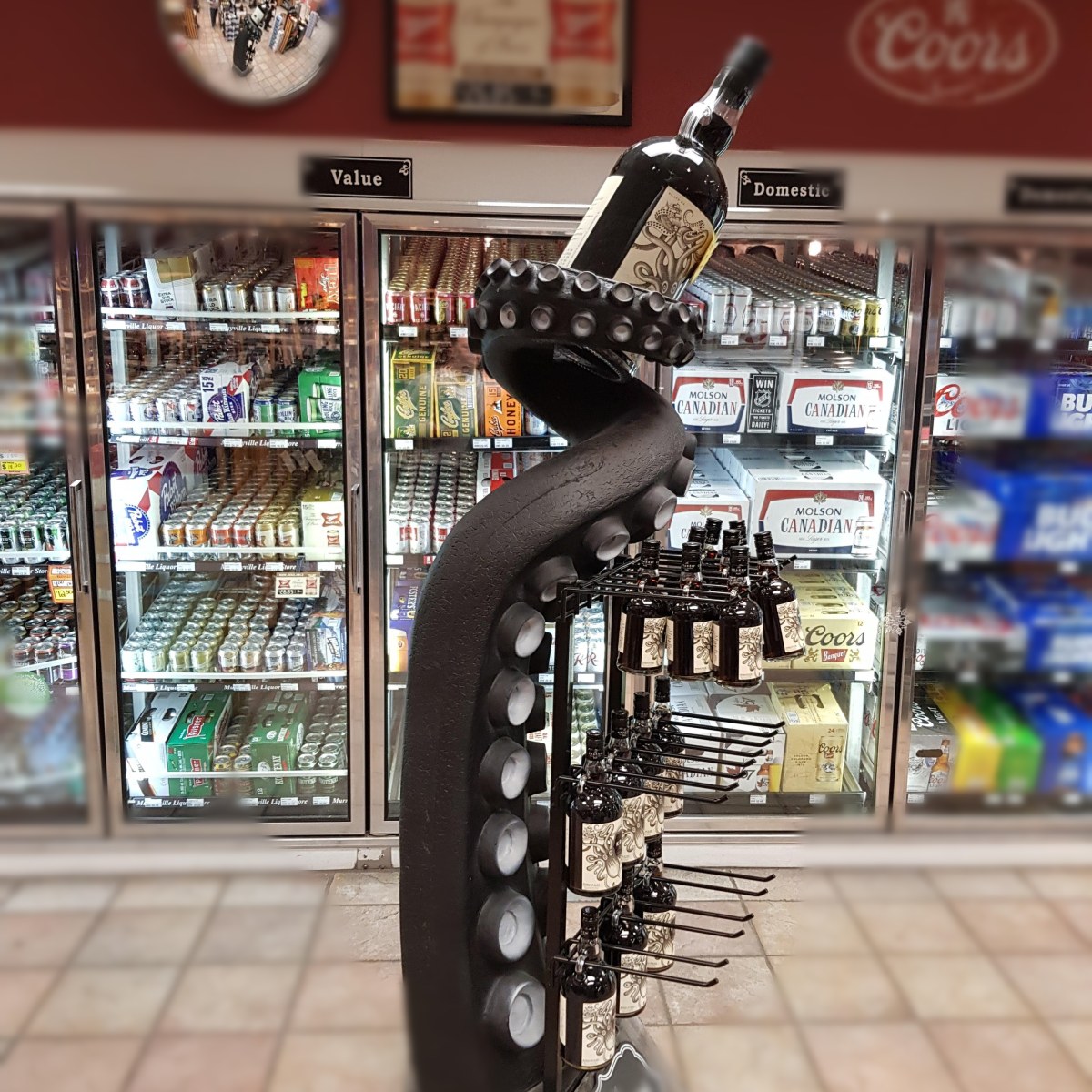 Molson Canadian at Binny's