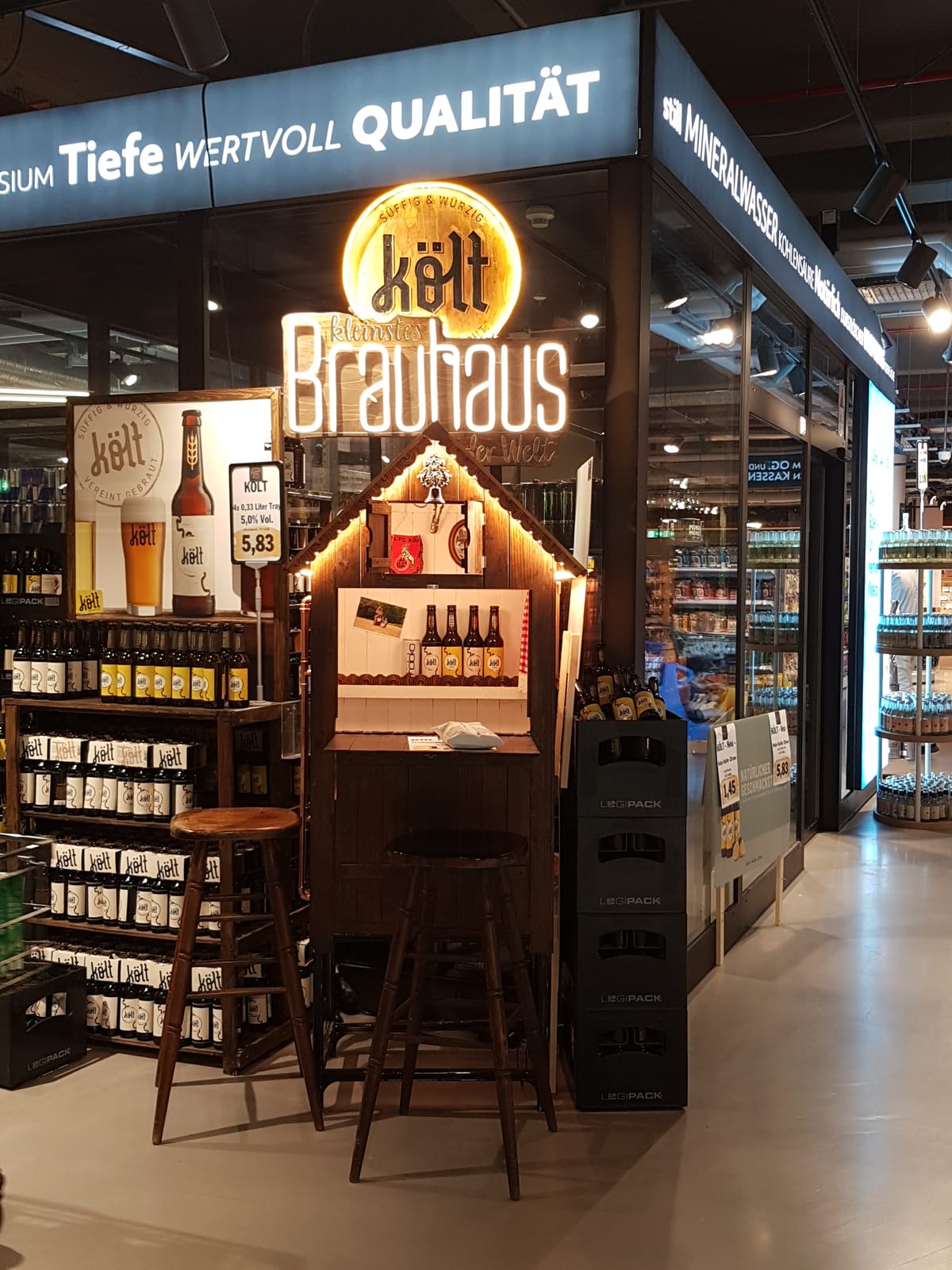 Költ at Local Wine Shop