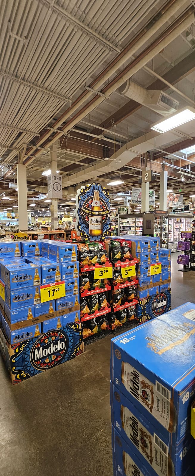 Modelo at Spec's
